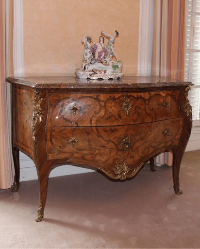 vider une maison après un décès - commode marqueterie